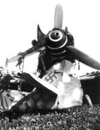 Asisbiz Messerschmitt Bf 109G6 Reichsverteidigung WNr 412651 unknown unit and pilot 1945 02