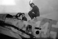 Asisbiz Messerschmitt Bf 109G6 Reichsverteidigung White 14 unknown unit 1945 01