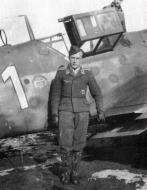 Asisbiz Messerschmitt Bf 109G6R3 Reichsverteidigung White 1 unknown unit and pilot 01