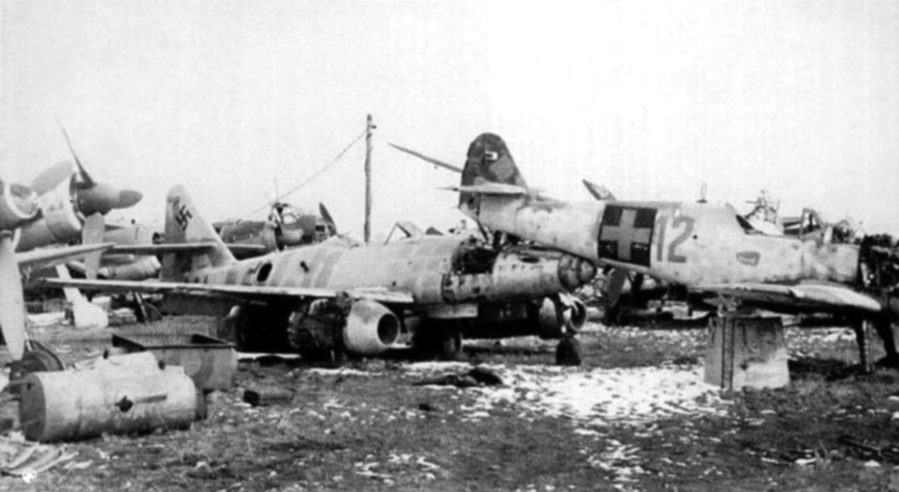 Asisbiz Messerschmitt Bf 109G10 Erla RHAF 101 Vadaszezred