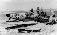 Asisbiz Messerschmitt Bf 109G2 RHAF 101 V3+84 belly landed Hungary 1943 01