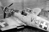 Asisbiz Messerschmitt Bf 109G2 RHAF 101 V3+84 maintenance Hungary 1943 01