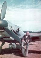 Asisbiz Messerschmitt Bf 109G6R3 RHAF Szazadparancsnok 5.2 unknown pilot Hungary 1944 06