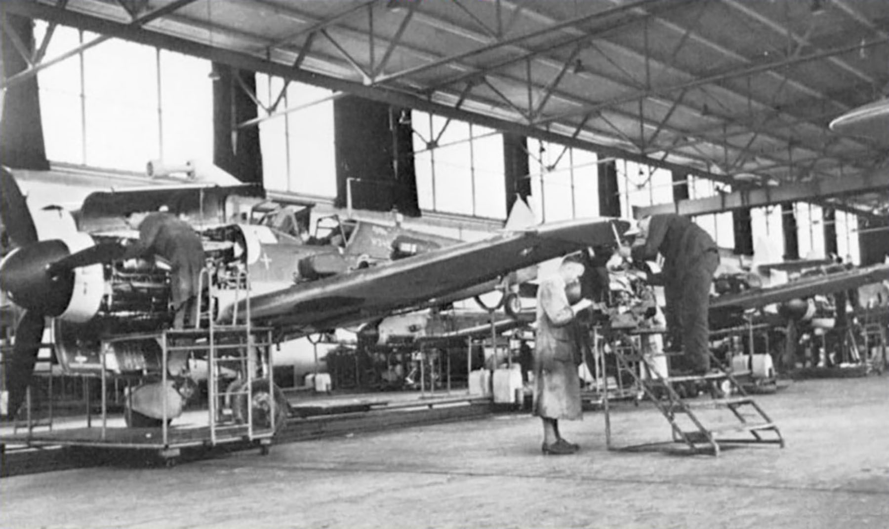 Messerschmitt Bf 109G6 production runs at the Regensburg plant 02
