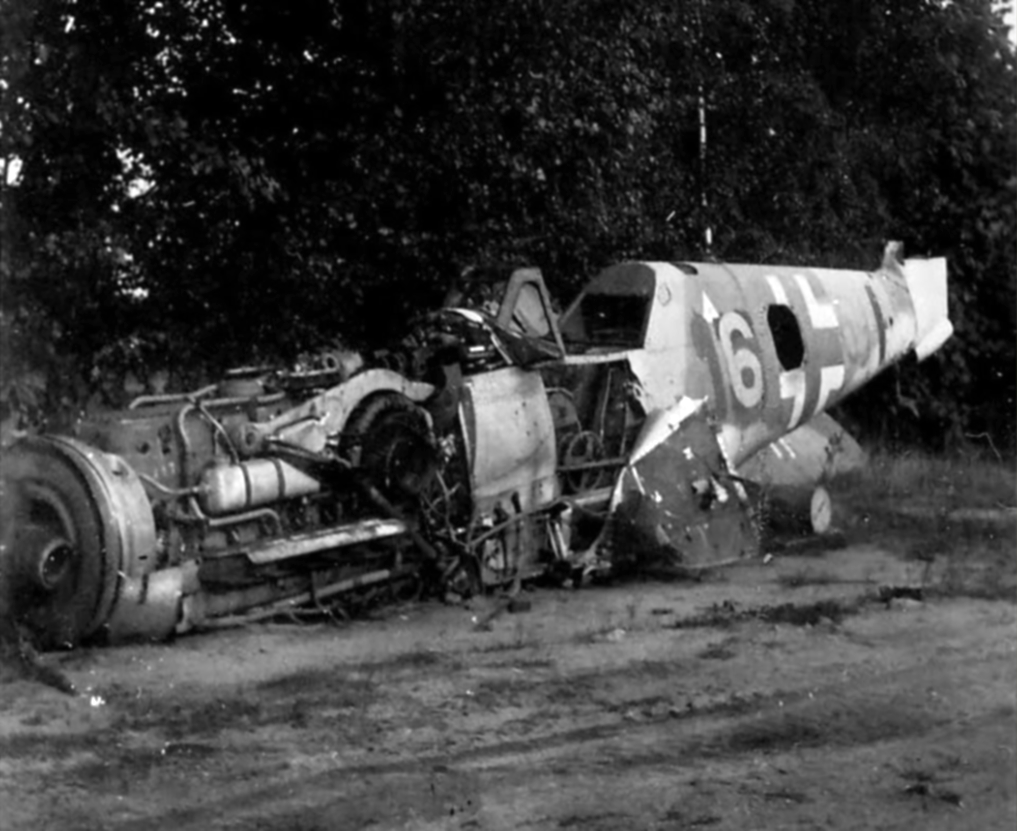 Messerschmitt-Bf-109K4-9.JG3-Yellow-6-ab