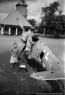 Asisbiz Messerschmitt Bf 109K4 10.JG51 Black 1 and bar Ronne Denmark 4th May 1945 03