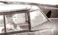 Asisbiz Aircrew Luftwaffe pilot 1.ErprGr210 2N+RH Erich Beudel 1940 01