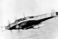 Asisbiz Messerschmitt Bf 110F4 Zerstorer 9.NJG3 D5+GT in flight 1942 01