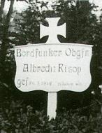 Asisbiz Aircrew Luftwaffe pilot Wilhelm Johnen Bordfunker Paul Mahle grave 01