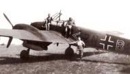 Asisbiz Messerschmitt Bf 110C4 Zerstorer Stab I.ZG1 Chevron 2N+BB Deelen Arnhem Holland early 1940 01
