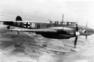 Asisbiz Messerschmitt Bf 110C4 Zerstorer 4.ZG2 A2+BH ex 1.ZG52 Charleville France 1940 01