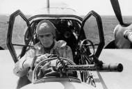 Asisbiz Messerschmitt Bf 110G2 Zerstorer II.ZG26 showing Bordfunkers MG15 machine gun 01
