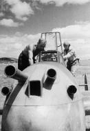 Asisbiz Messerschmitt Bf 110G2 Zerstorer II.ZG76 head on profile photo 1943 01