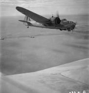 Asisbiz Blenheim IV RAF 14Sqn Z5860 in flight over the Iraqi desert later lost 14th Dec 1941 IWM CM1691