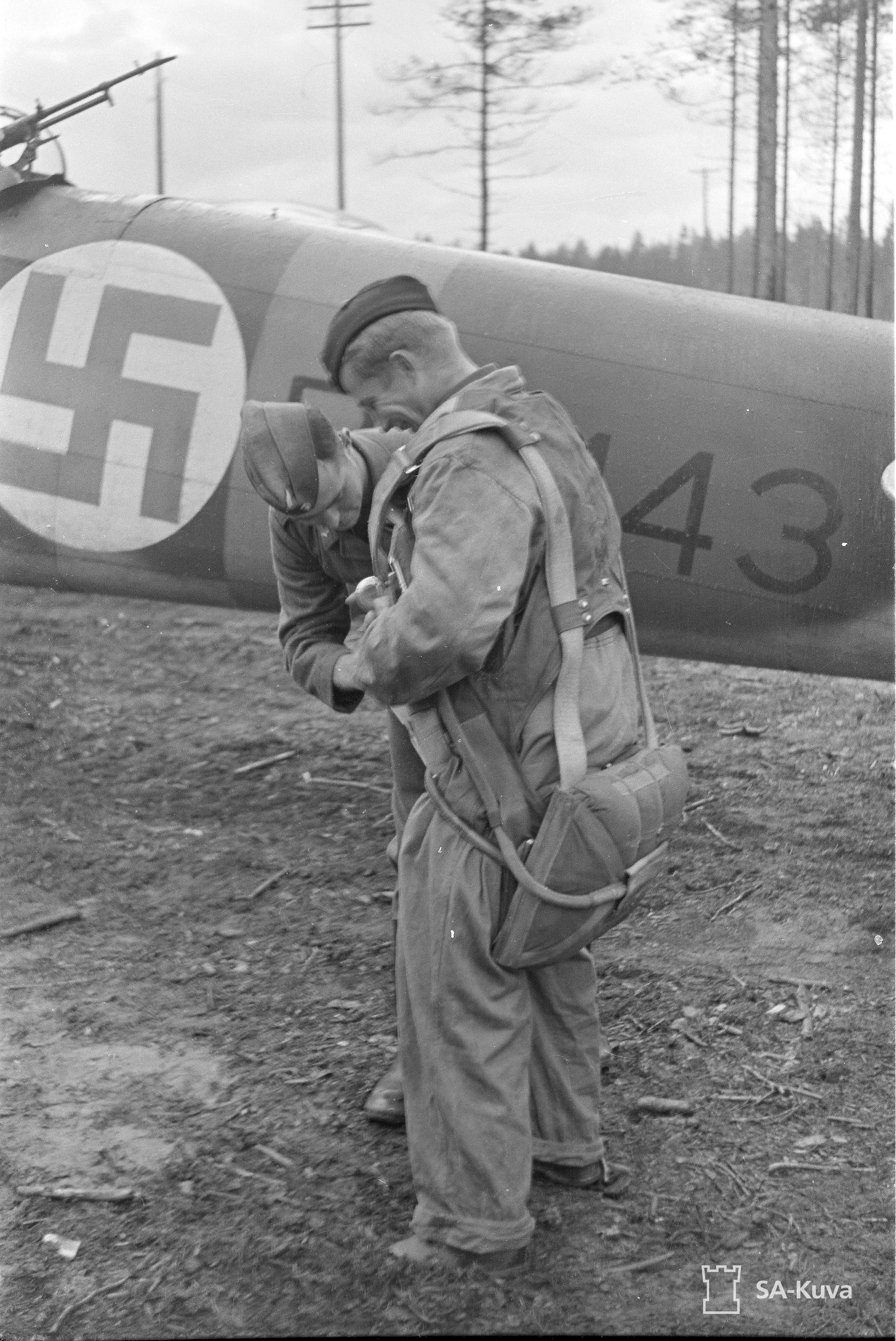 Bristol Blenheim I FAF LeLv42 BL143 with the axis camouflage scheme Sep 1941 03