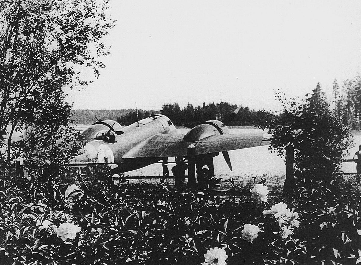 Bristol Blenheim I FAF LeLv42 Luonetjarvi Finland summer 1941 01
