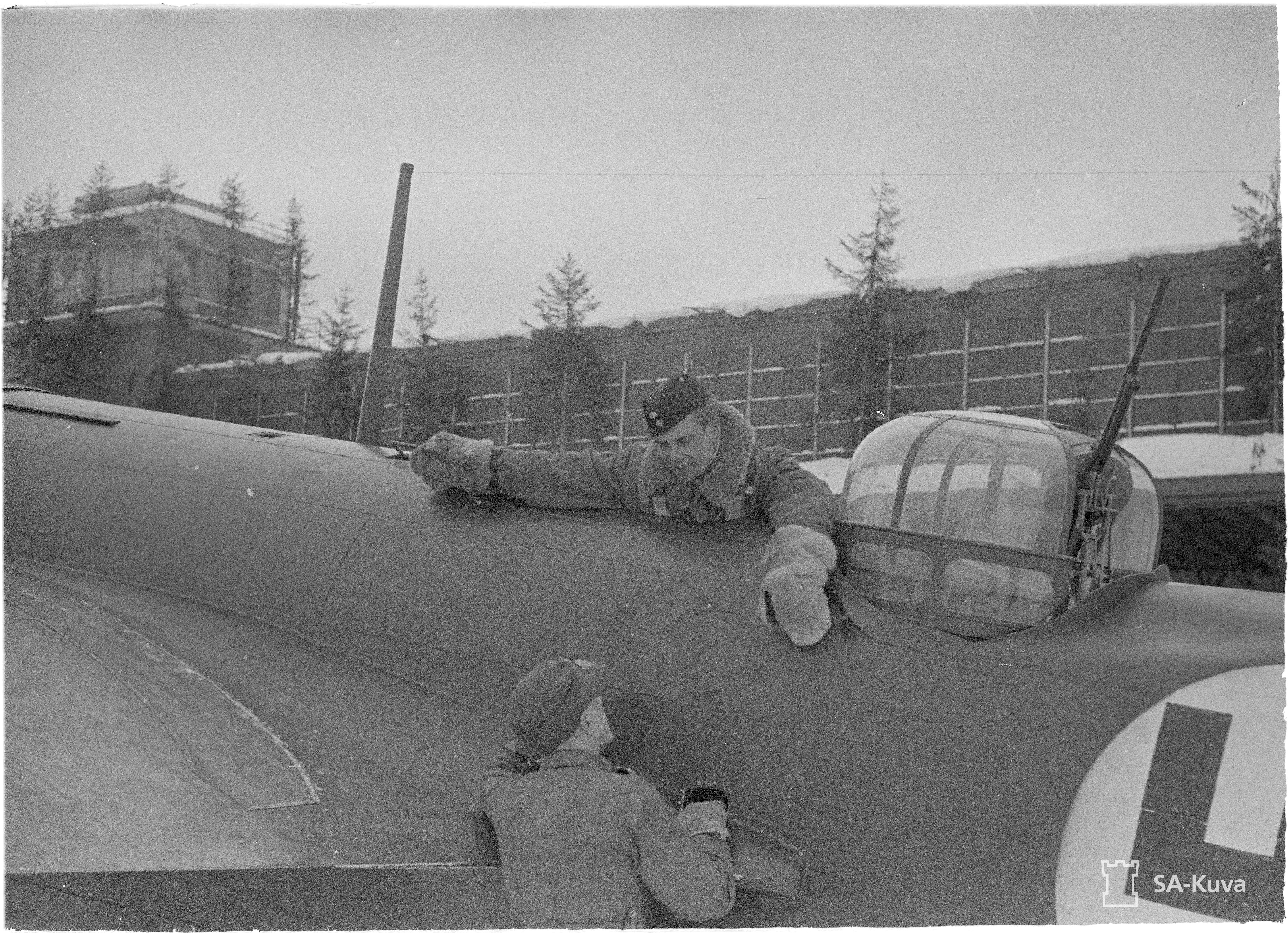 Bristol Blenheim IV FAF LeLv46 BL129 preparing for its next mission from Tikkakoski 7th Mar 1940 5873