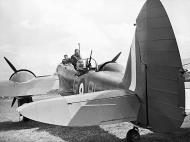 Asisbiz Bristol Blenheim I RAF 40Sqn BLG RAF Wyton England 1940