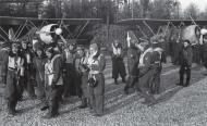 Asisbiz Aircrew Italian Regia Aeronautica Fiat CR 42 Falco 18 Gruppo pilots at Ursel Belgium 1940 01