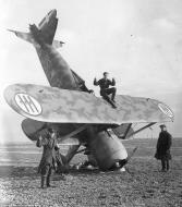 Asisbiz Fiat CR 42 Falco 18.JG56 56 Stormo 18 Gruppo 95Sqa 95 13 force landed Orfordness Belgian 11 Nov 1940 01