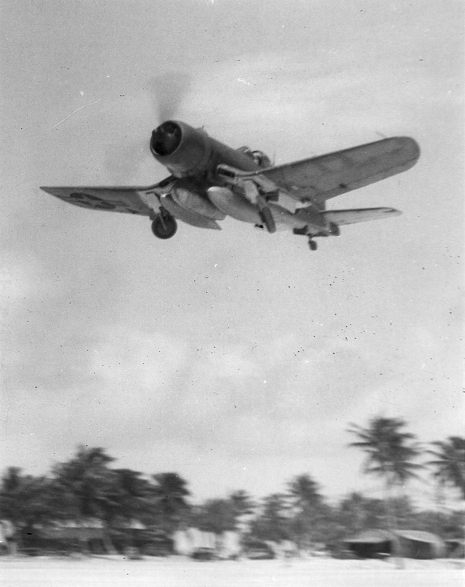 Aircrew Charles Lindbergh flying Vought F4U-1A Corsair VF-24 White 000 Roi Namur Kwajelein 04
