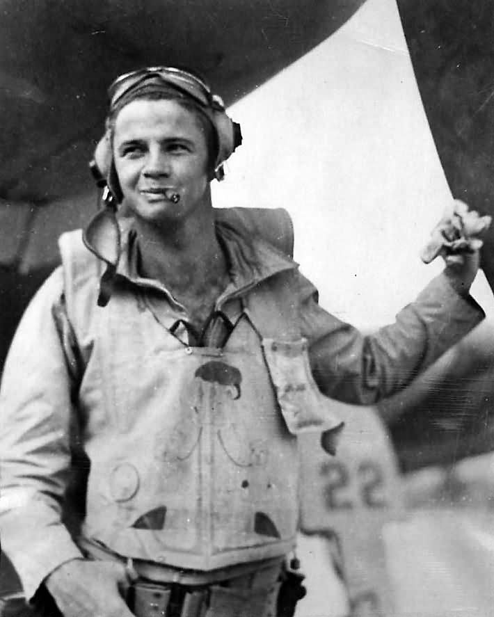 Aircrew USMC Lt David Riley by his F4U Corsair 1944 01