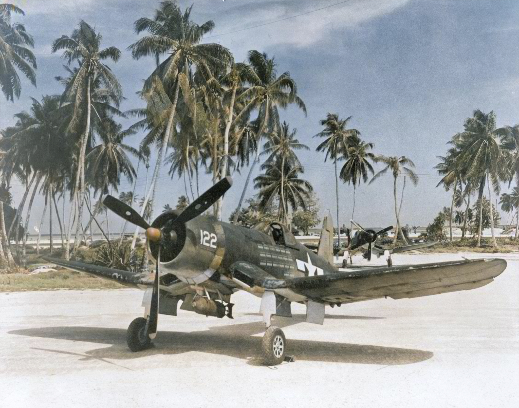 Vought F4U-1A Corsair VMF-111 Devil Dogs White 122 flew 100 missions with no mechanical issues Gilbert Islands 1944 01