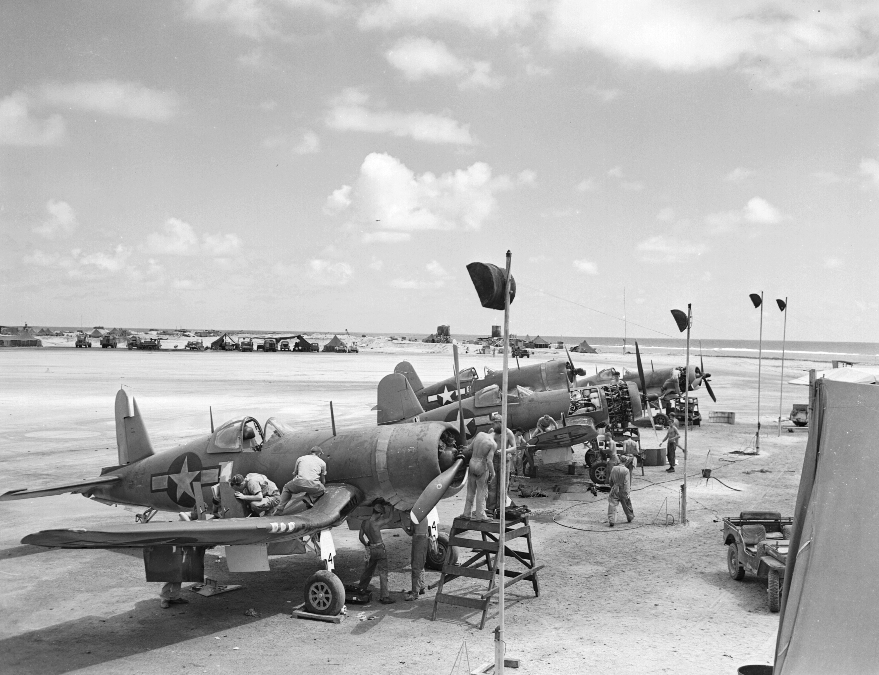 Vought F4U-1D Corsair VMF-113 White 4 and 6 at Engebi Island 1944 01