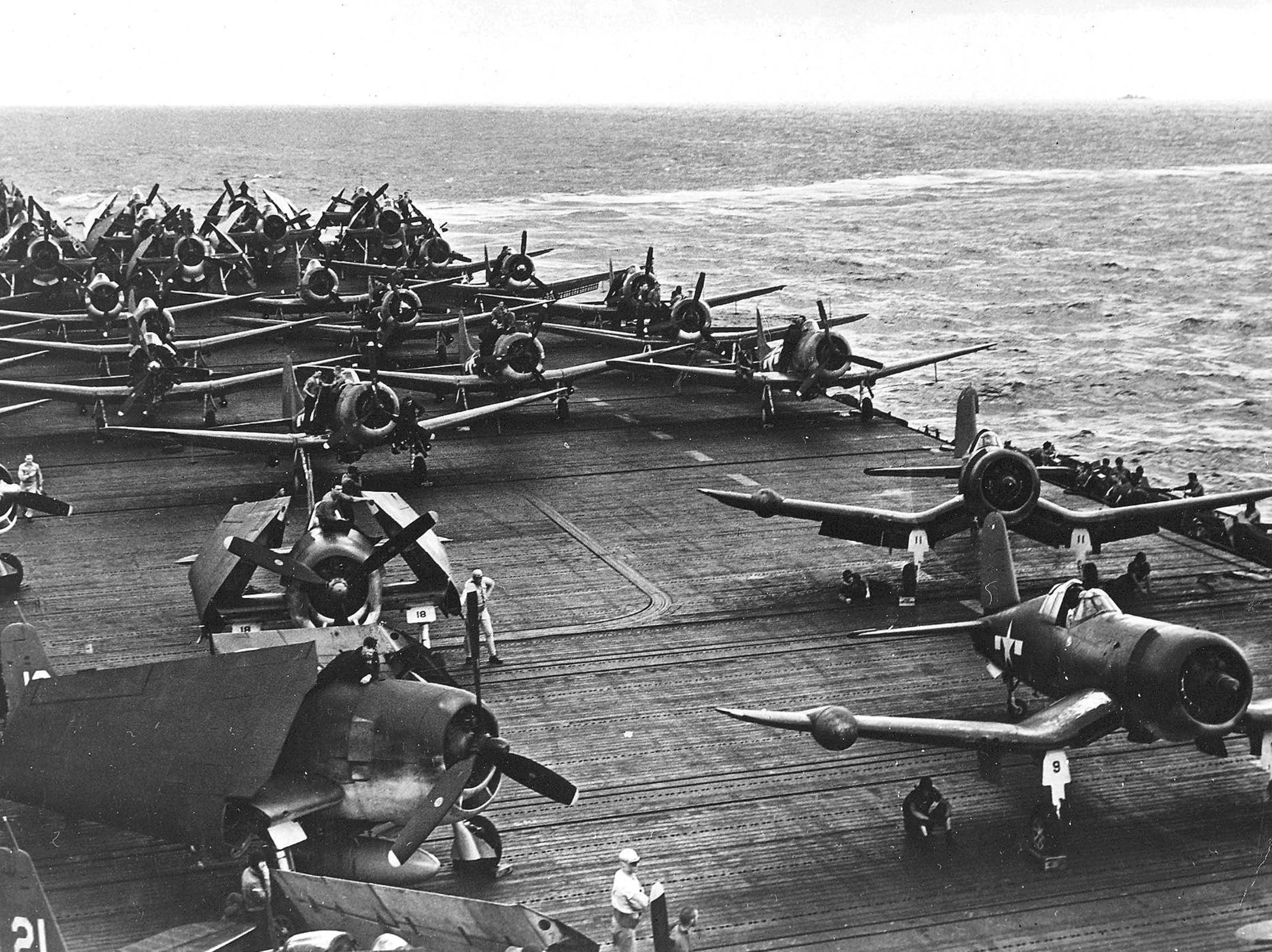 Asisbiz Vought F4u 2 Corsair Vf N 101 Det B Cvg 6 Aboard Cv 11 Uss Intrepid Off Truk 16th Feb 1944 01