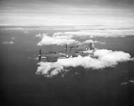 Asisbiz Vought F4U 1 Corsairs VF 12 practising aerial maneuvers USA 23rd Mar 1943 06