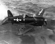 Asisbiz Vought F4U 4 Corsair VF 5 White 8 landing mishap maybe a VF 23 bird CV 15 USS Randolph 1947 03