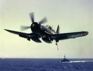 Asisbiz Vought F4U 4 Corsair VF-74 White L403 landing USS Bennington (CVA 20) Mediterranean Sea 1952 01