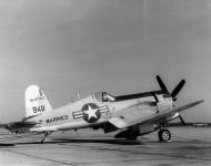 Asisbiz Vought AU 1 Corsair NAS Black 411 BuNo 129411 on the ground at NAS Glenview IL 01