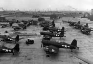 Asisbiz Vought F4U 1D Corsair factory new aircraft with twin drop tanks await dispersal Long Beach California 1945 01