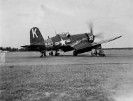 Asisbiz Vought F4U 4 Corsair NAS White K32 BuNo 97156 NAS Olathe Gardner Kansas 01