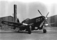 Asisbiz Vought F4U 4 Corsair VMF 32 White K210 BuNo 81453 at Harbor Field MD 02