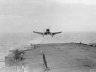 Asisbiz Fleet Air Arm 1830NAS Corsair II Red 7D landing aboard HMS Illustrious Dec 1943 IWM A20996