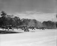 Asisbiz RNZAF Vought F4U 1D Corsairs 31 Servicing Unit NZ5377 NZ5373 NZ5389 and NZ5381 at Espiritu Santo 01