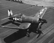 Asisbiz Vought F4U 1D Corsairs VBF 83 White 172 aboard USS Essex 1945 01