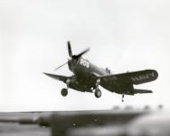 Asisbiz Vought F4U 4 Corsair VF 152 White H206 landing mishap series CV 37 USS Princeton 12th Feb 1953 02