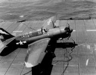 Asisbiz Curtiss SB2C 4E Helldiver VB 85 White 80 landing mishap CV 38 USS Shangri La 13th Mar 1945 01