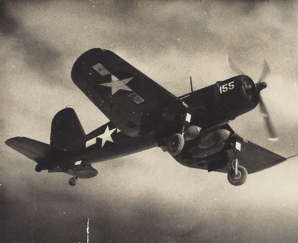 Goodyear FG 1D Corsair VMF-155 White 155 Maj Haynes loaded 3000 lbs Kwajalein Atoll 27th Aug 1944 02