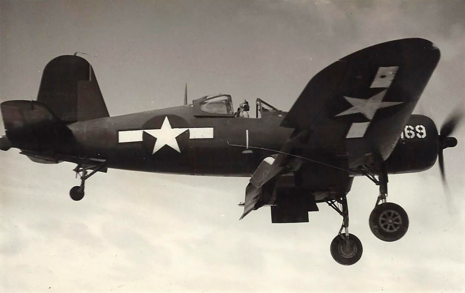 Goodyear FG 1D Corsair VMF-155 White 169 landing at Kwajalein Atoll Marshall Islands 1945 01