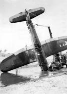 Asisbiz Vought F4U 1A Corsair VMF 214 White 576 BuNo 02576 Marines Dream Ed Olander landing mishap Torokina Bougainville 1943 03