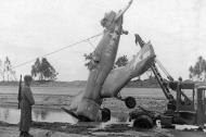 Asisbiz Vought F4U 1A Corsair VMF 214 White 576 BuNo 02576 Marines Dream Ed Olander landing mishap Torokina Bougainville 1943 04