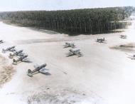 Asisbiz Vought F4U 1A Corsairs VMF 214 Black Sheep scramble at Russel Island to intercept Jap planes coming from Bougainville 6th Sep 1943 02