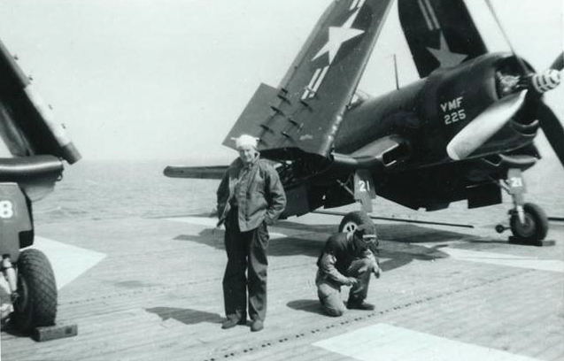 Vought F4U 4 Corsair VMF-225 White WI21 onboard CVL 28 USS Cabot 01