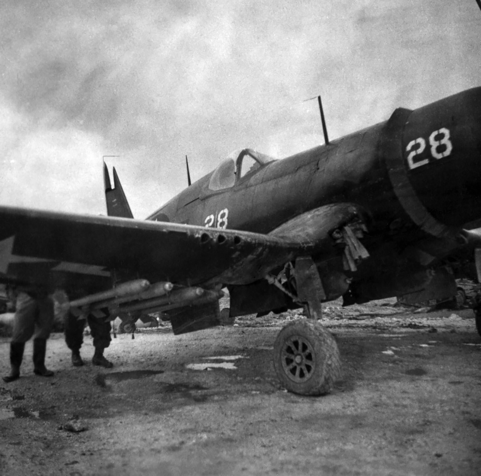 Vought F4U 1D Corsair VMF 323 White 28 01