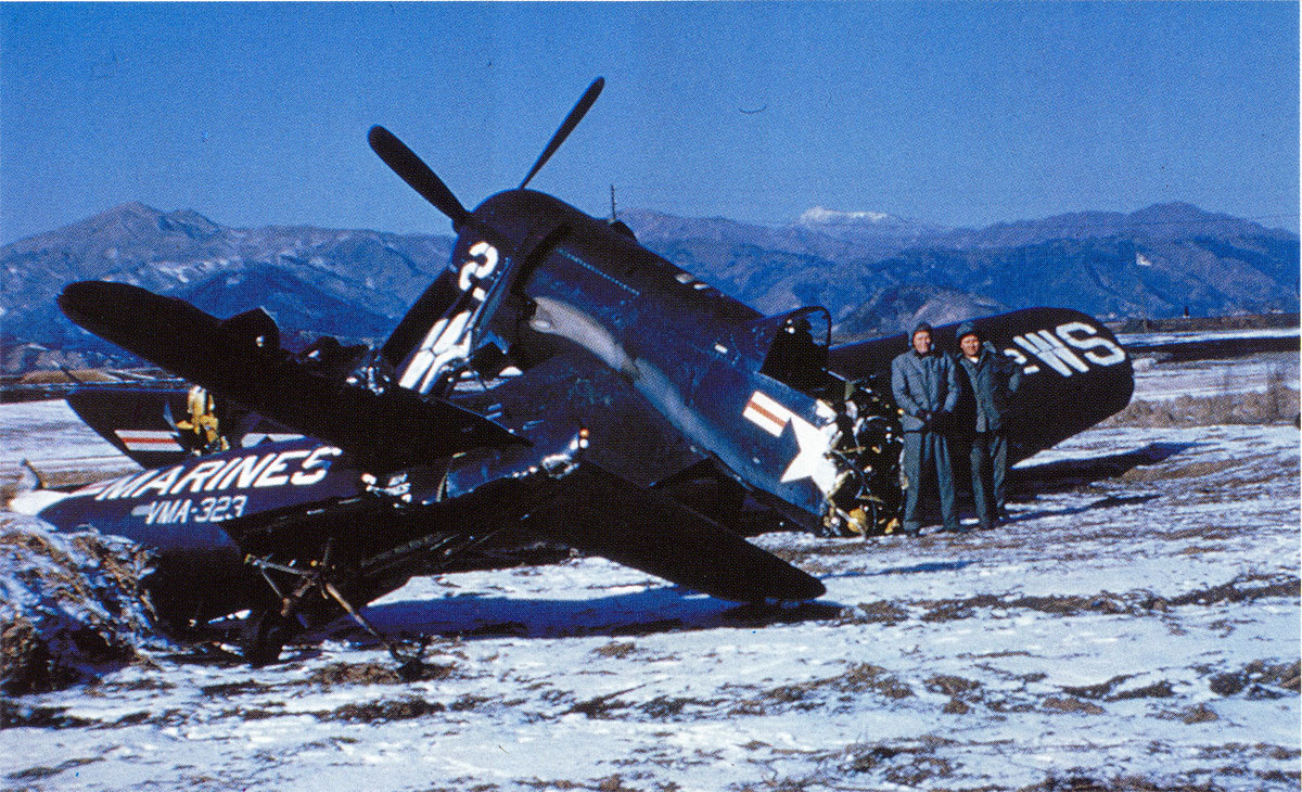 Vought F4U 4 Corsair VMA 323 White WS2 Korea landing accident 01