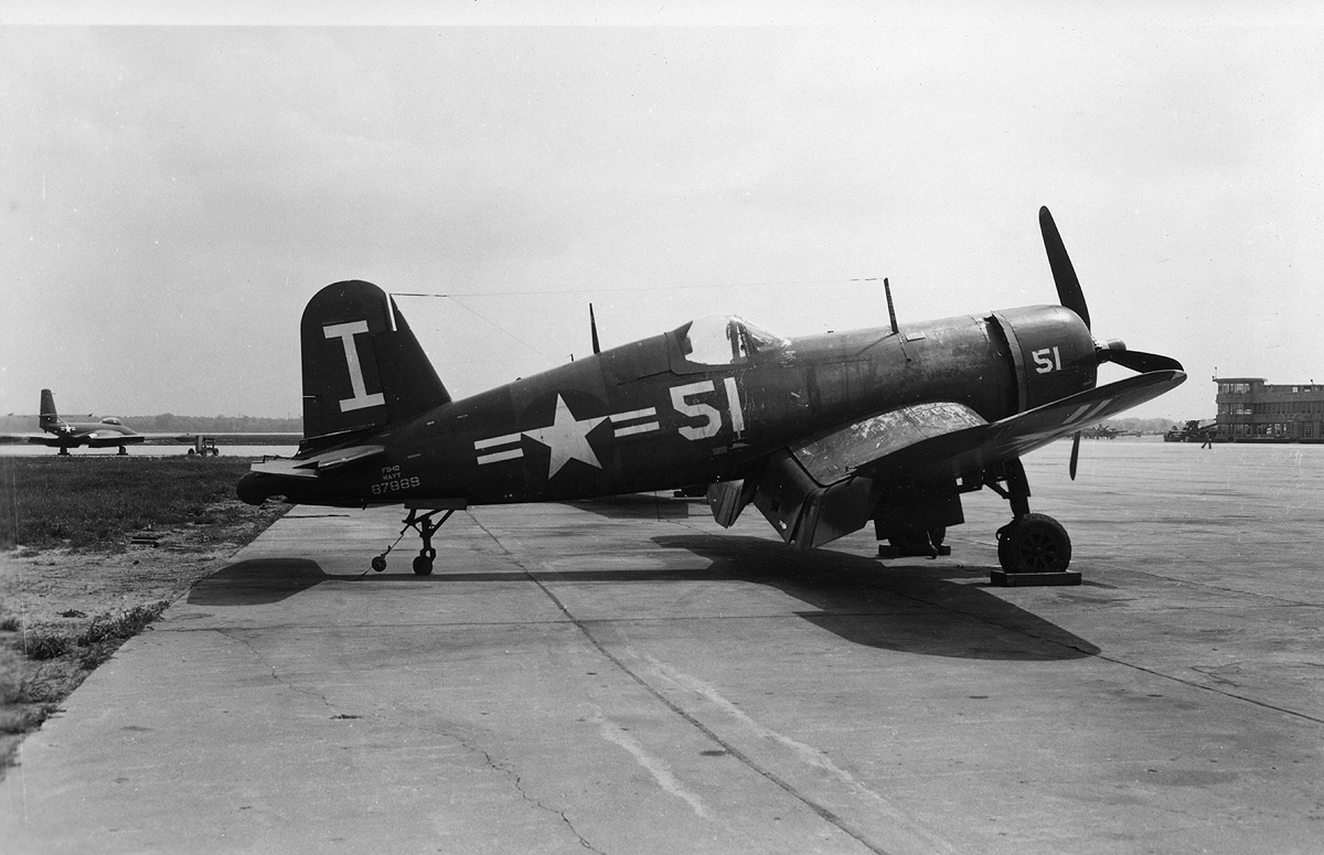 WWII US F4U-1D Corsair VMF-511 Block Island 1945 1/72 finished plane Easy model 